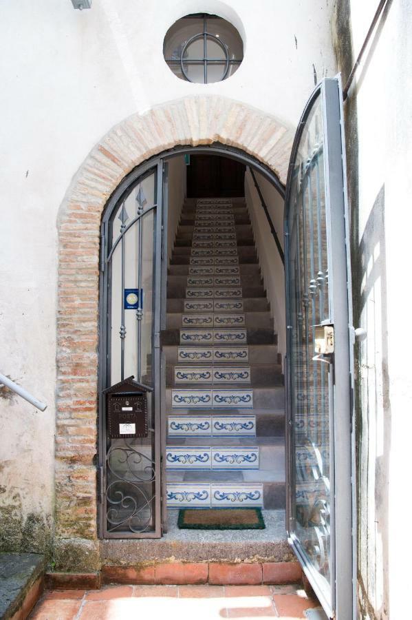 B&B Palazzo Fruscione Салерно Экстерьер фото
